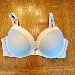 Victoria’s Secret Fabulous Plunge Push Up Bra | 34D